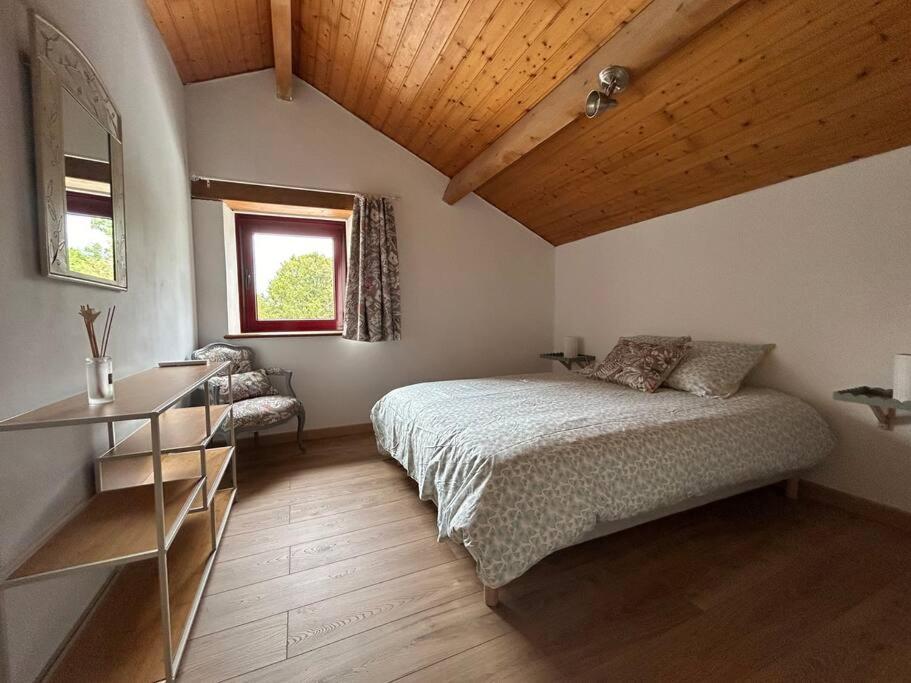 Maison Avec Piscine En Perigord Hébergement de vacances Mensignac